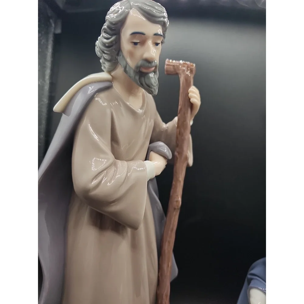 Grandeur Noel 2002 Holy Family Large Porcelain Nativity Set Collector's Edition